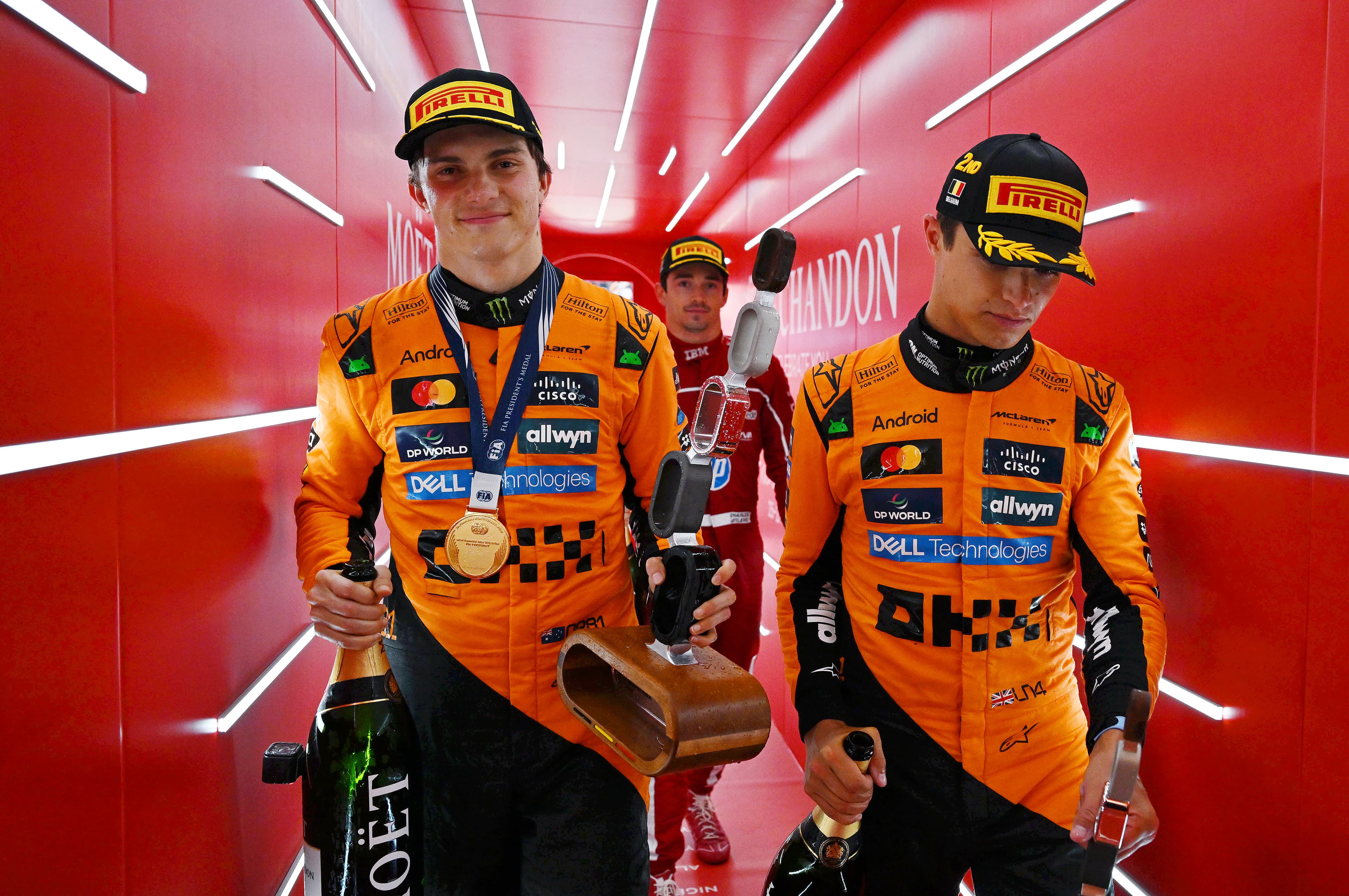 Should McLaren prioritise Piastri's championship chance?