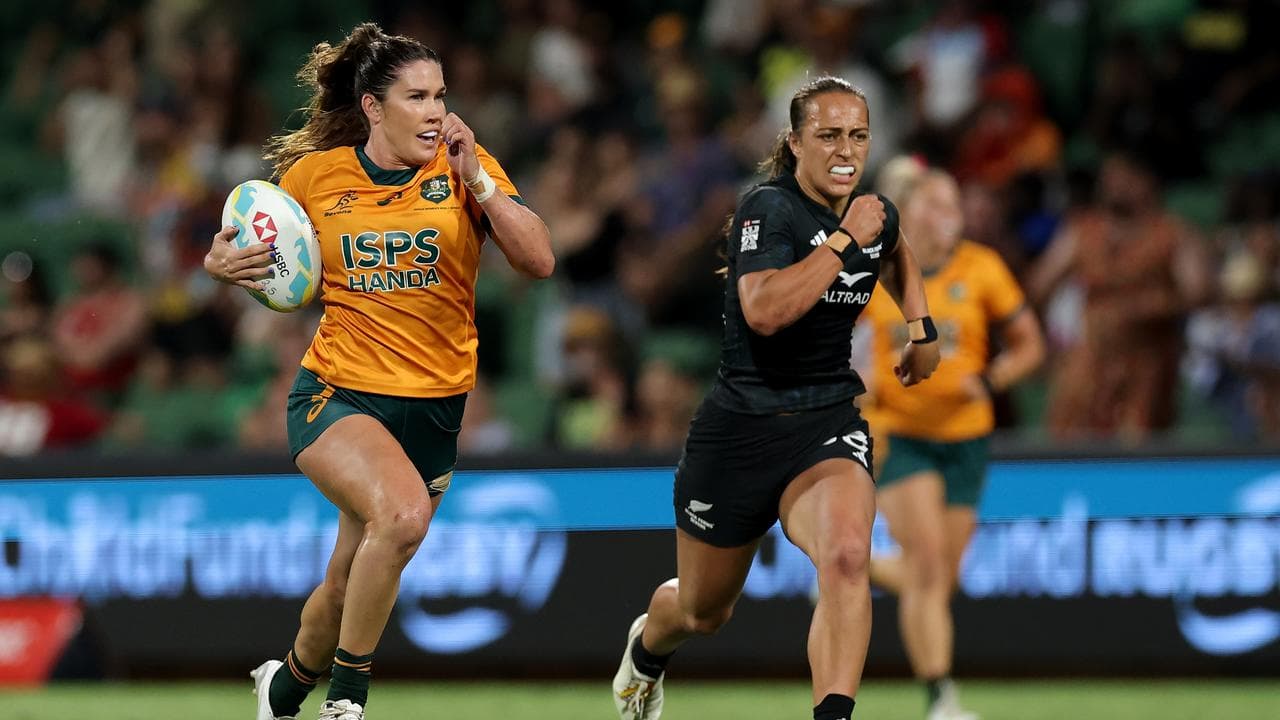 Black Ferns Sevens fall short in thrilling Perth final against hosts Australia