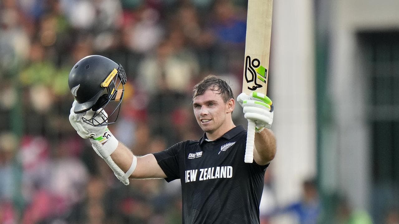 Pressure on Pakistan as Blackcaps win Champions Trophy opener
