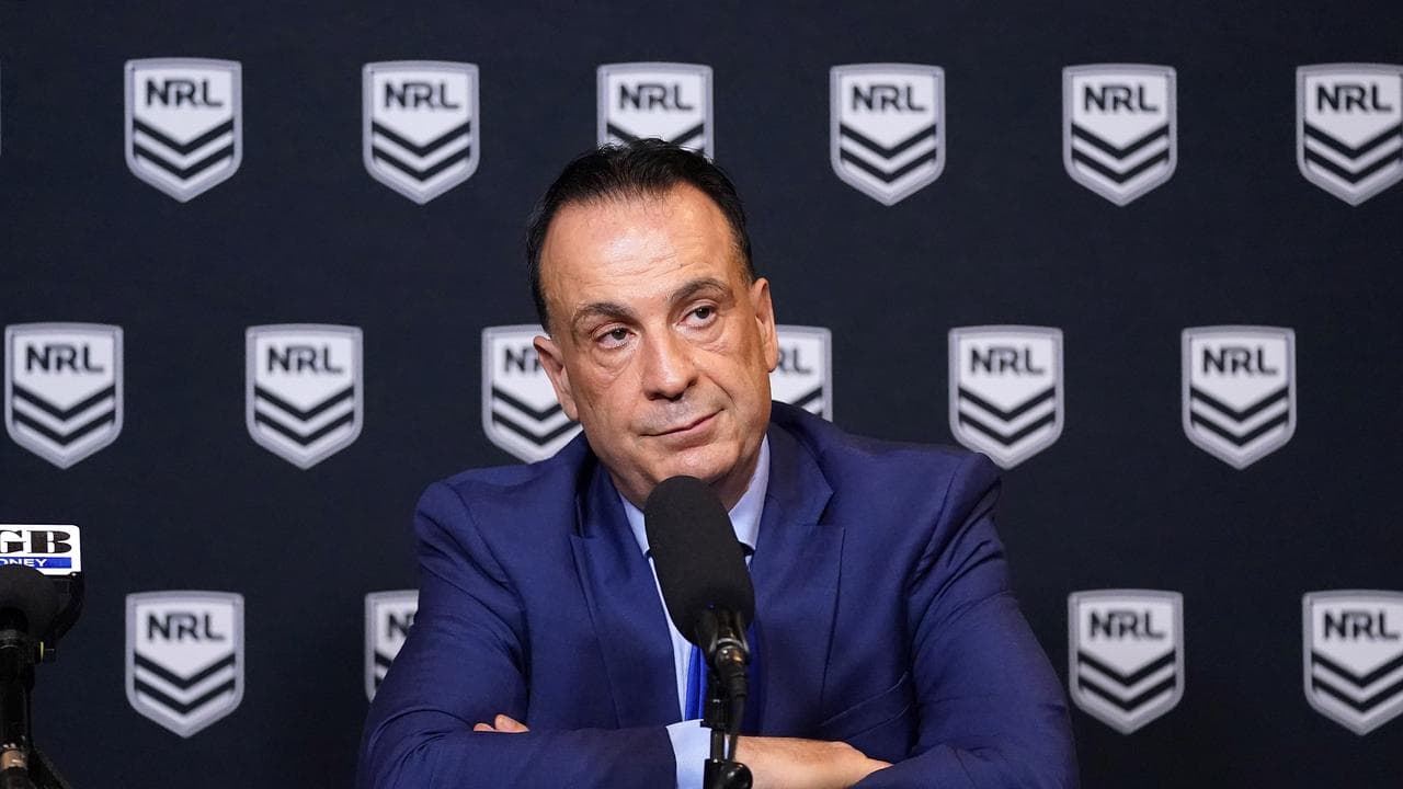 V'landys 'doesn't buy' player concerns on set restarts