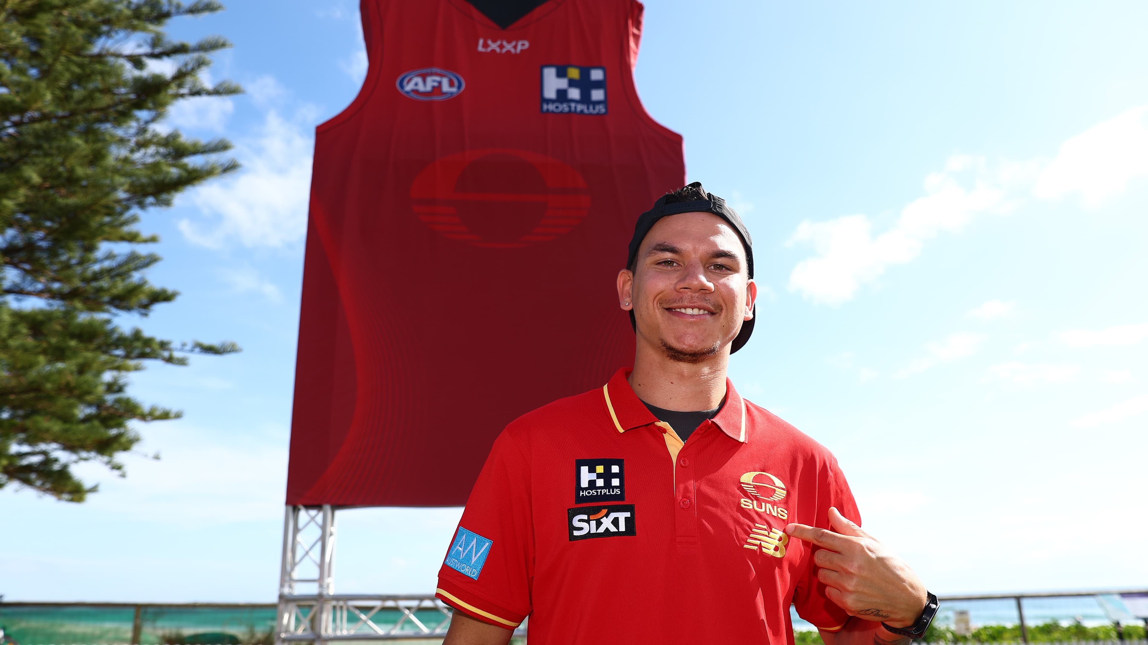 Gold Coast recruit Rioli suffers knee injury at pre-season training