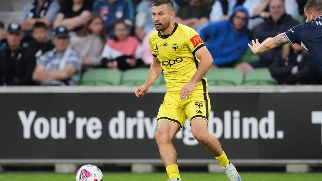 Phoenix dent Sydney FC's hopes of playing ALM finals