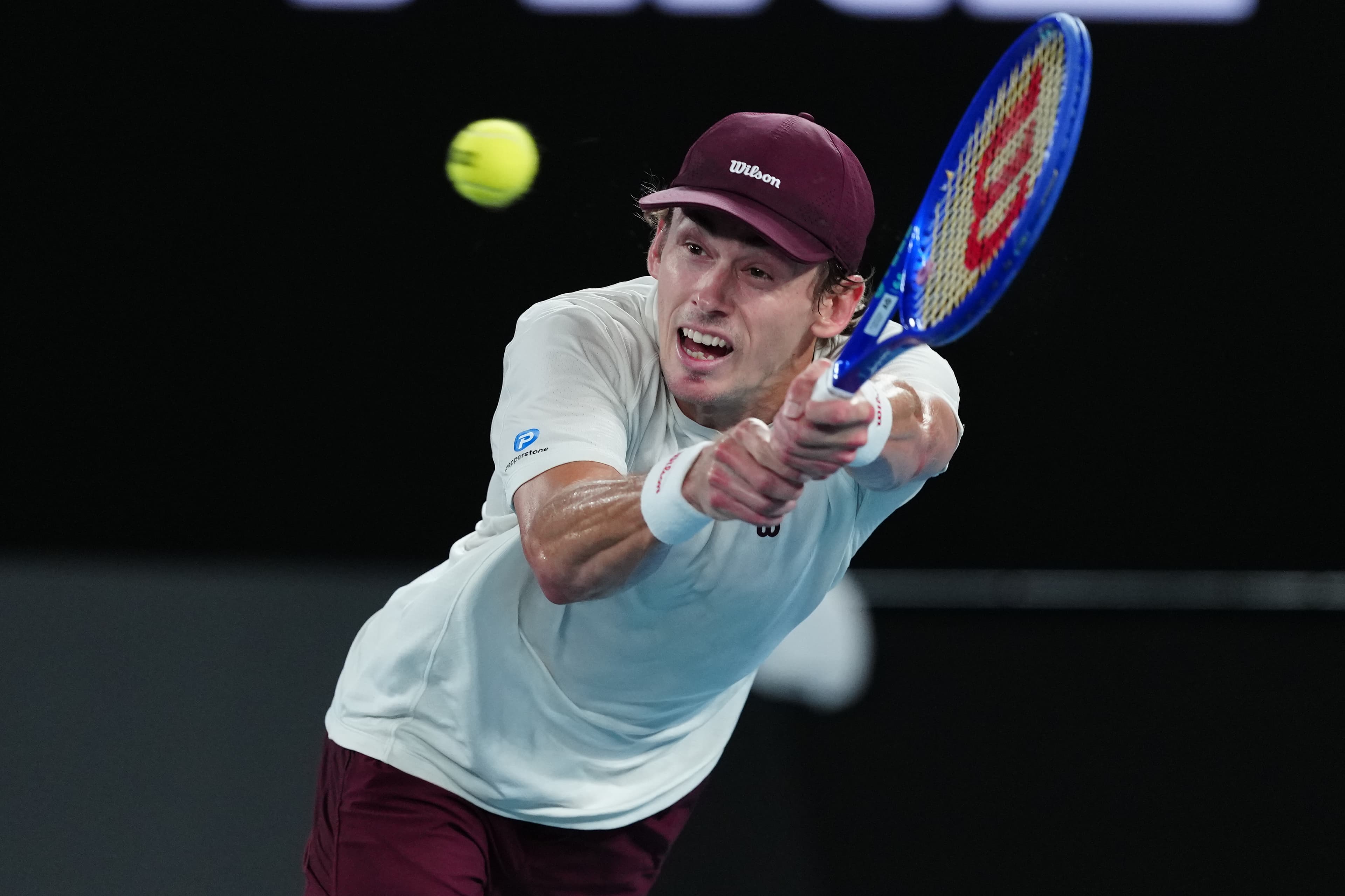 De Minaur no match for Alcaraz as 50-year drought extends