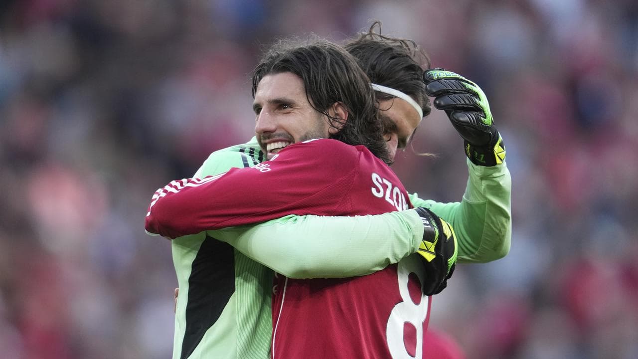 Liverpool stun Arsenal as Man City slump again