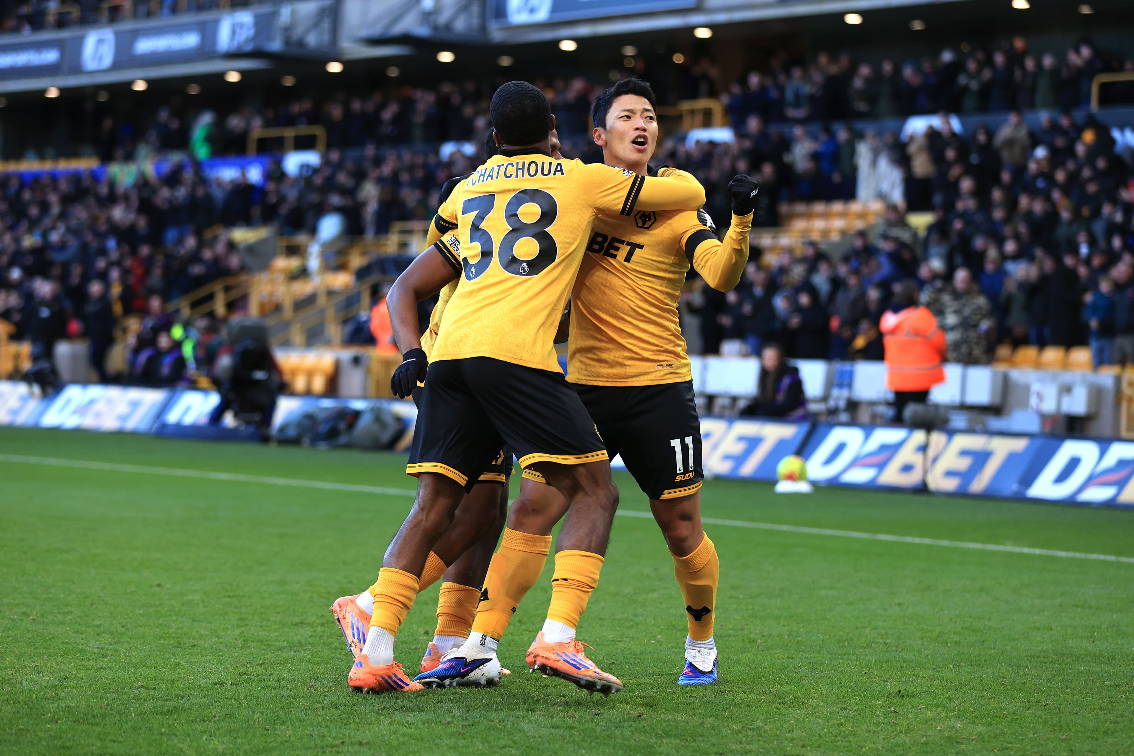 Wolves end 19-game winless streak with victory over West Ham
