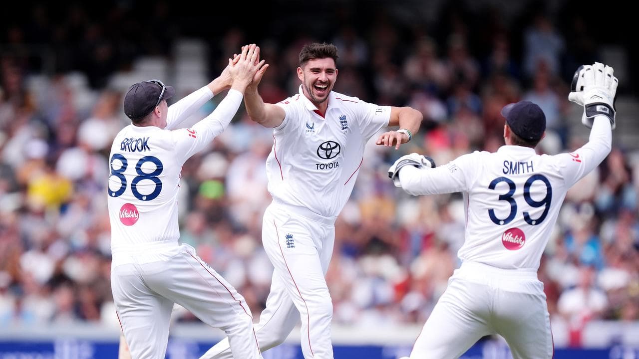 England crush sorry Pakistan by innings in three days