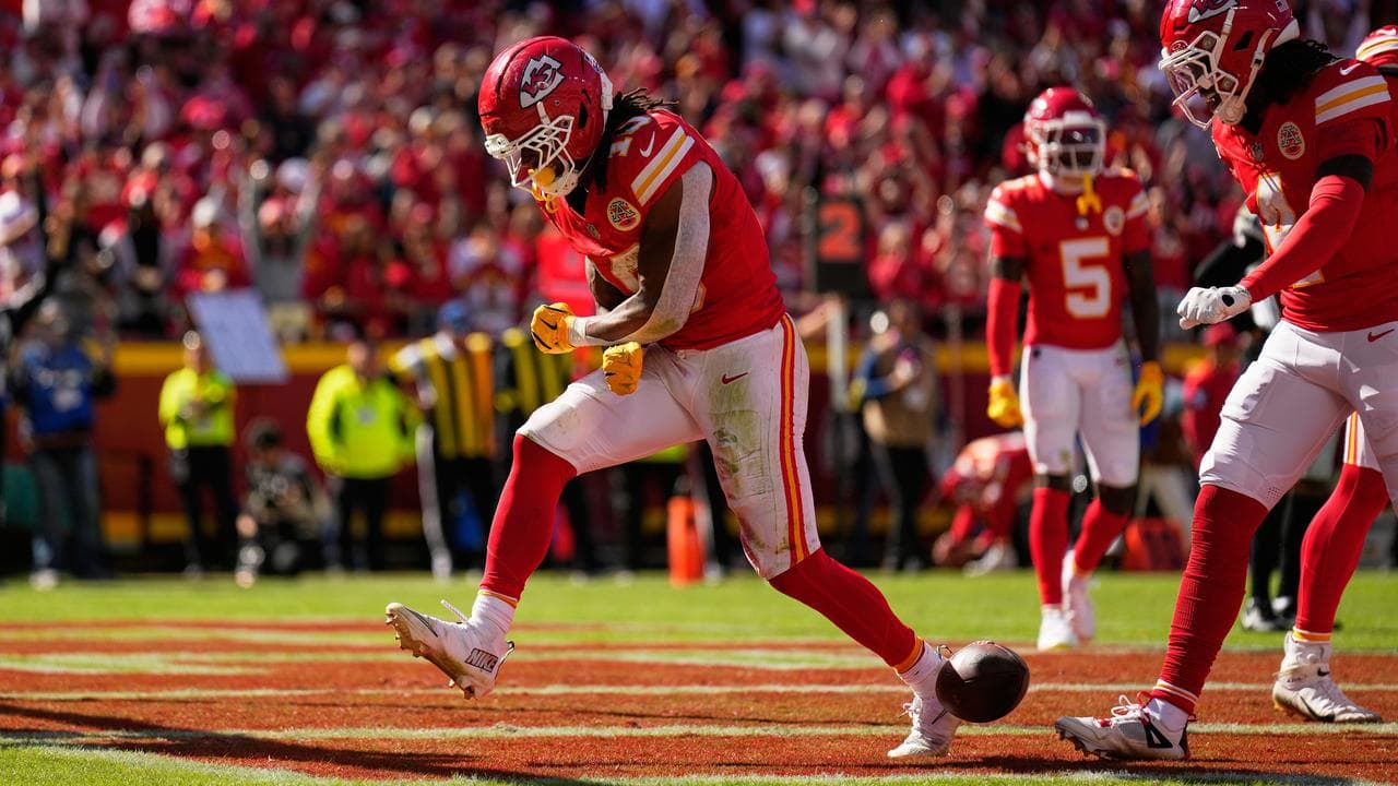Chiefs continue comeback in NFL's wild west