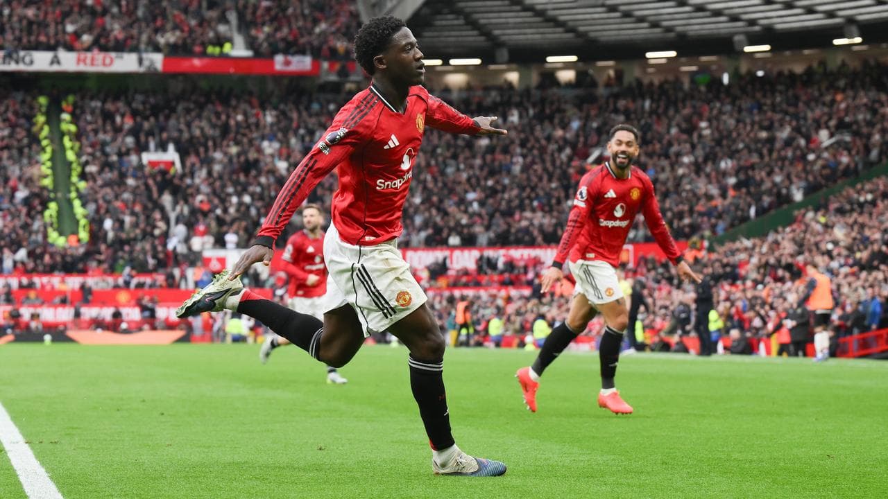 Man Utd back in Champions League after win over Liverpool