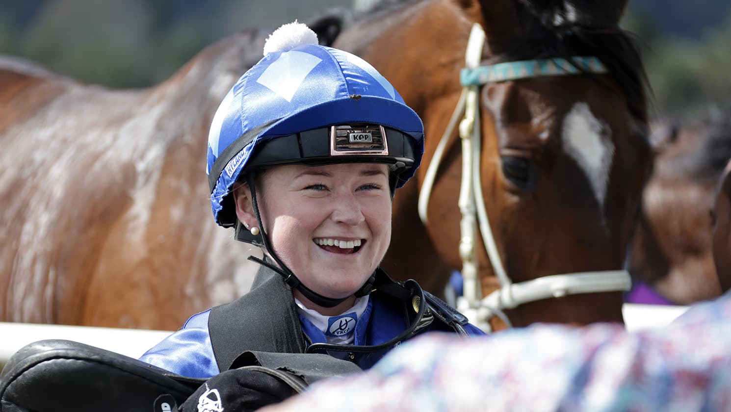 Klee claims first win