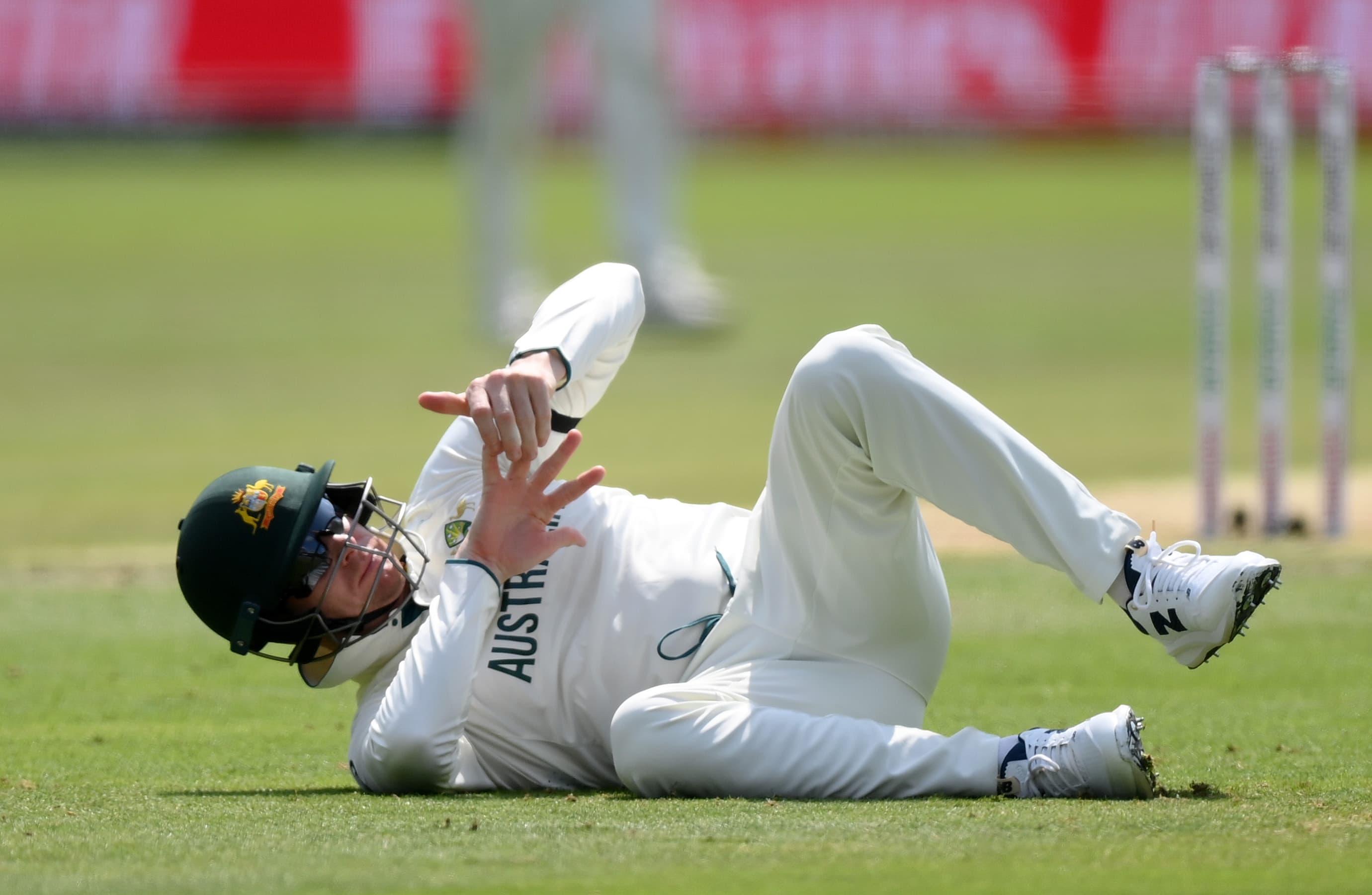Sickening injury leaves Smith in hospital as SA on the brink
