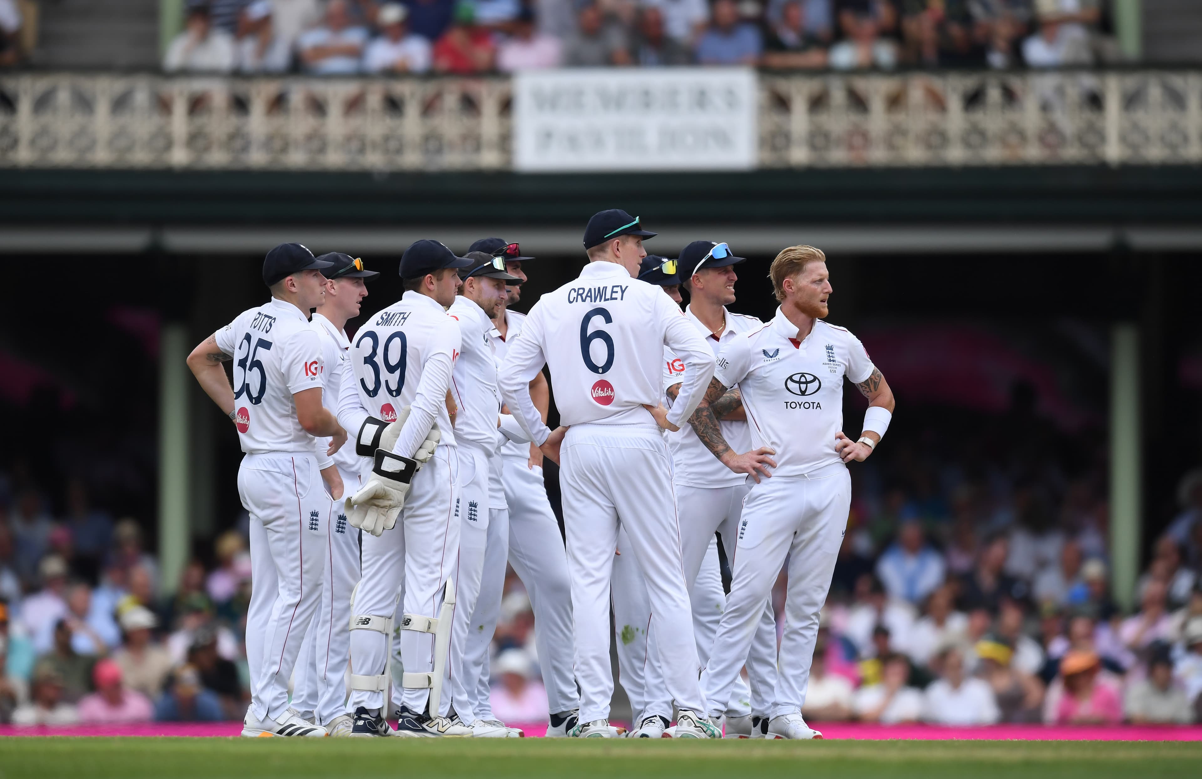 'Textbook' England collapse slammed by Aussie great