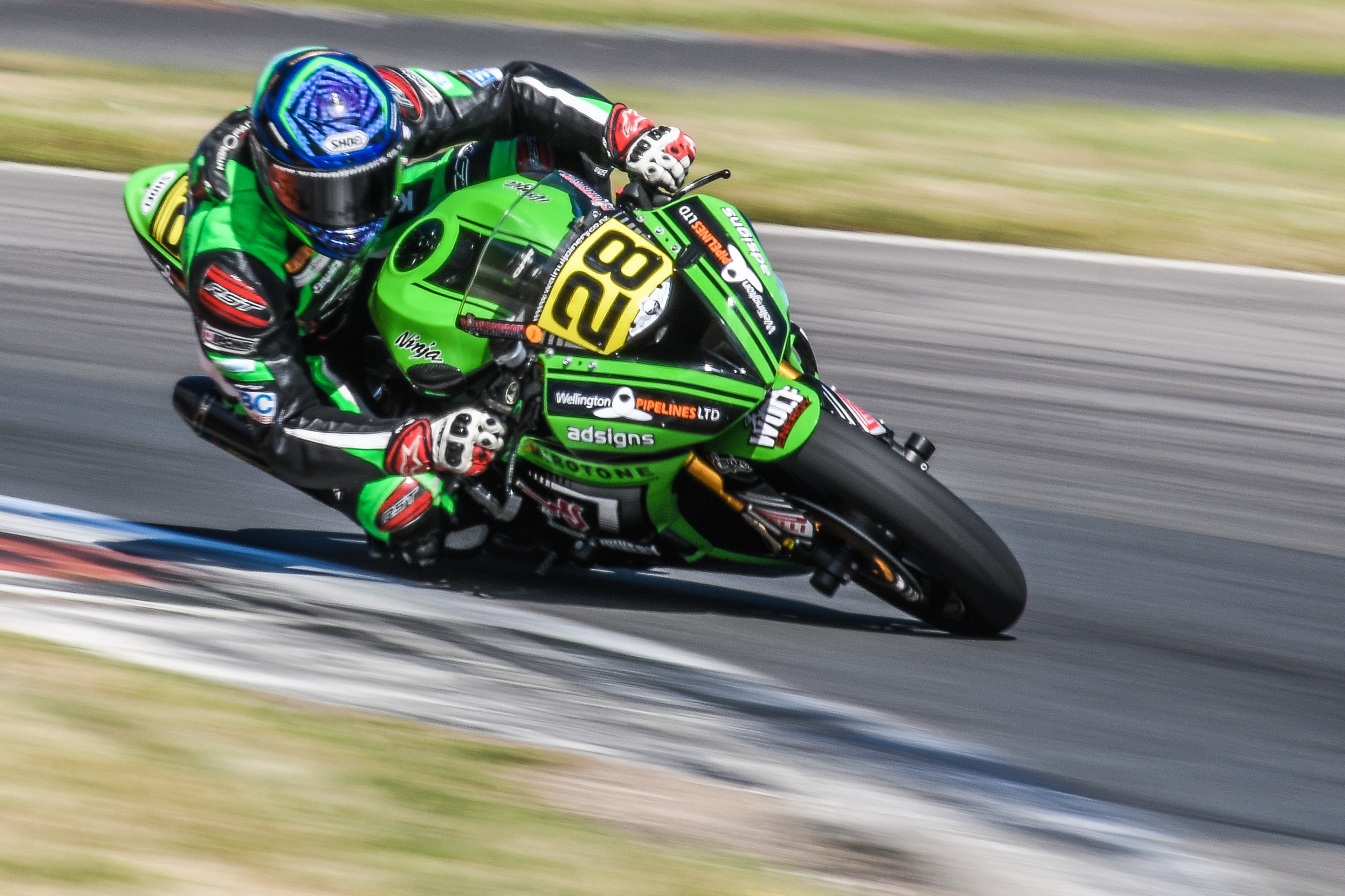 New Zealander one of two riders killed in motorbike race in England