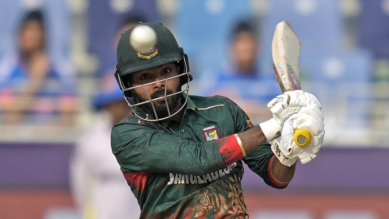 Blackcaps fall to Bangladesh in opening T20