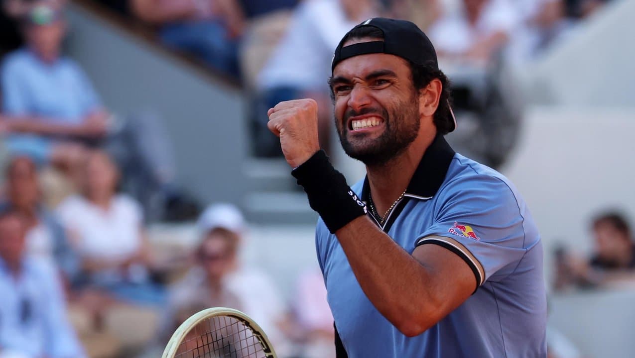No Jannik no panic as Italians stroll on in French Open