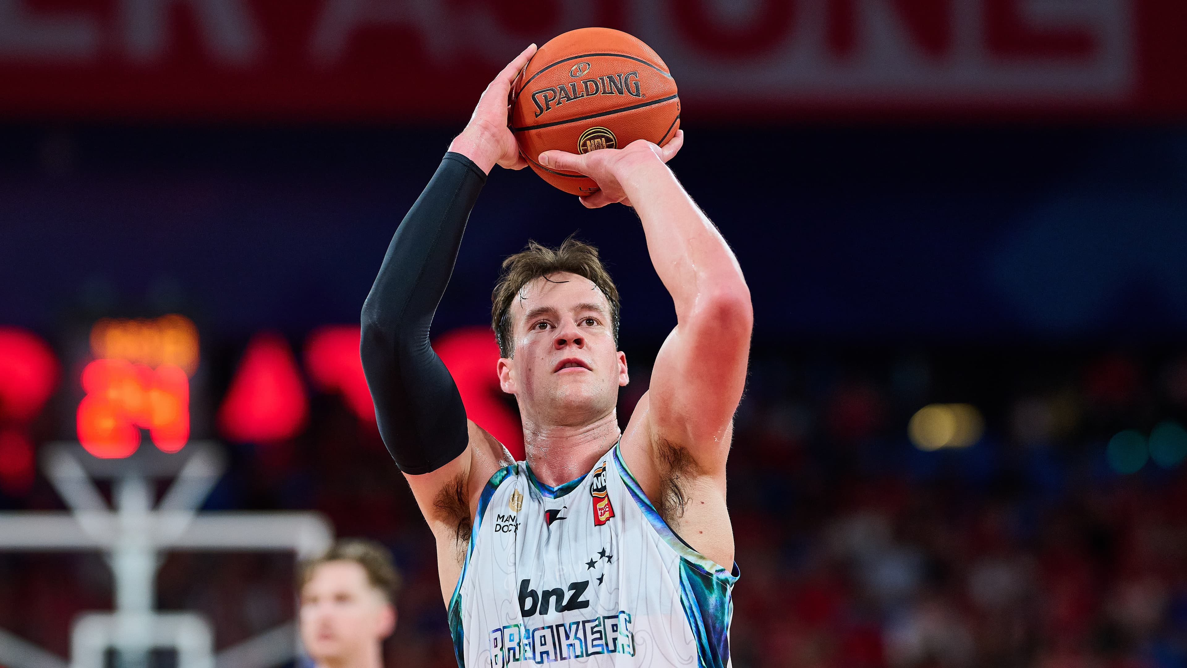 From the Breakers to the Lakers: Sam Mennenga chases NBA dream