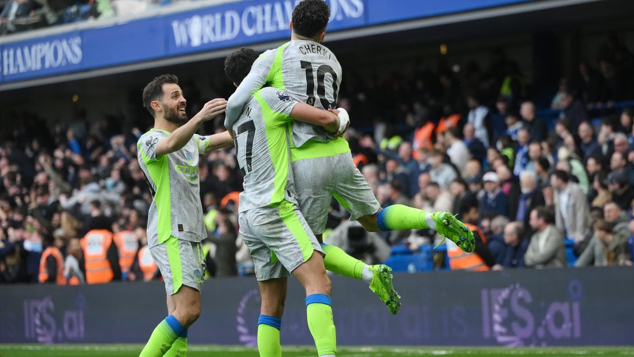 Arsenal sweat as Man City loom again as party poopers