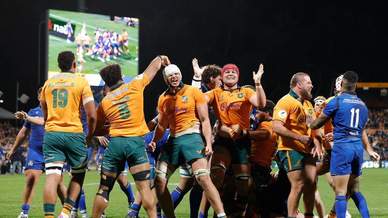 Wallabies eye Springboks scalp amid 'Flagmantle' frenzy