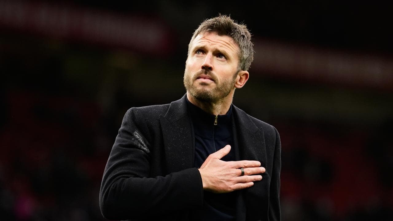 Carrick on the brink with United crushed by Bournemouth