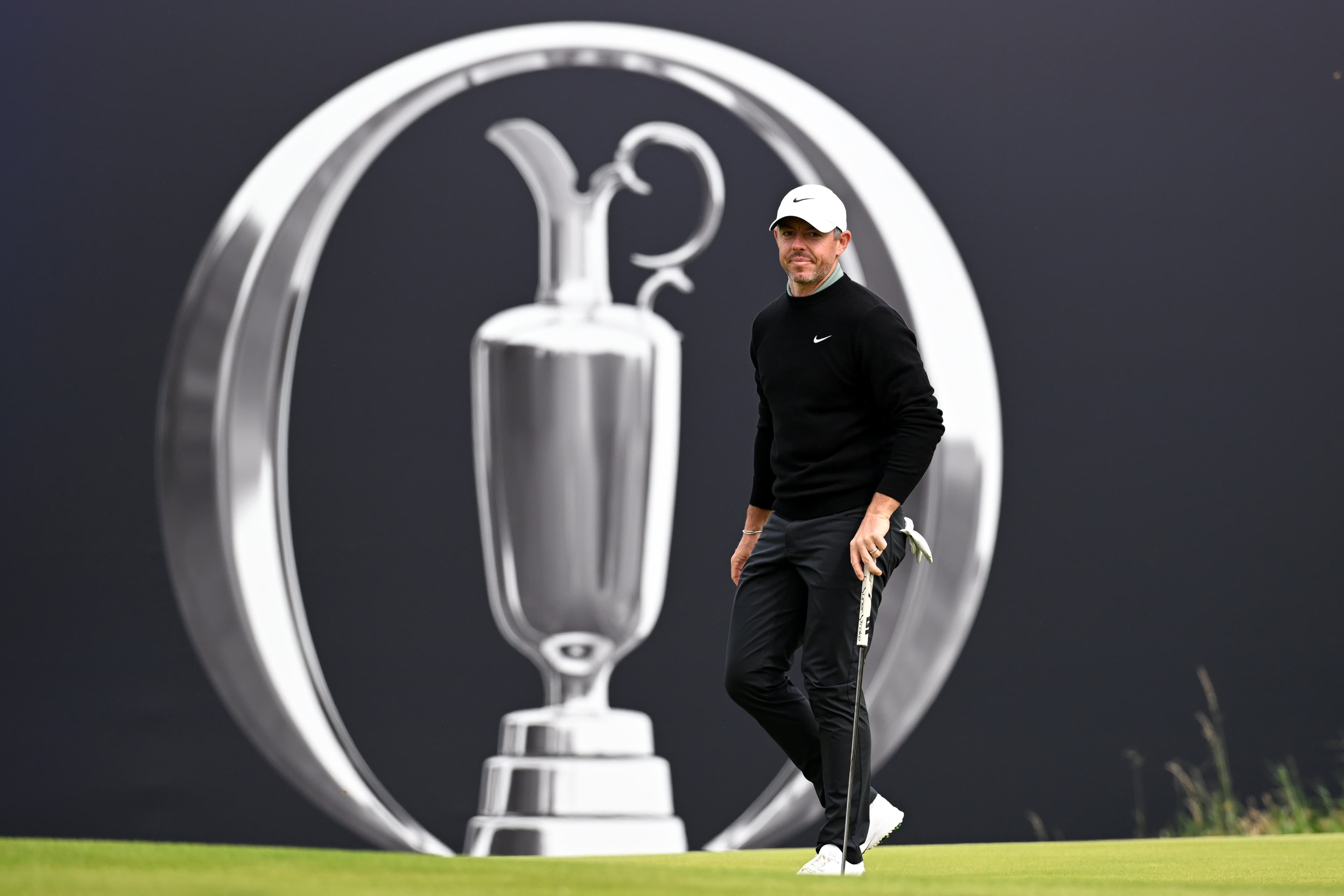 The Open 2025: Aussie duo well positioned as Scheffler and McIlroy lurk behind leaders