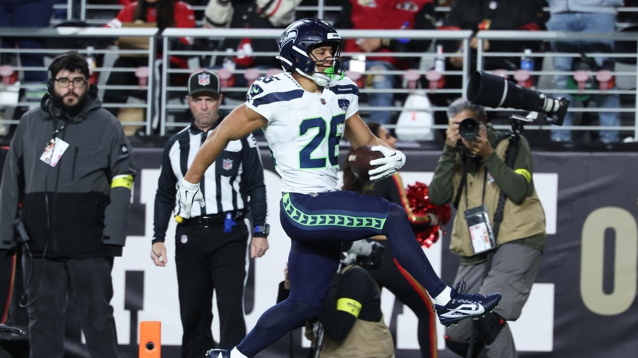 Seahawks sow seed of success, Buccaneers' playoff hopes alive