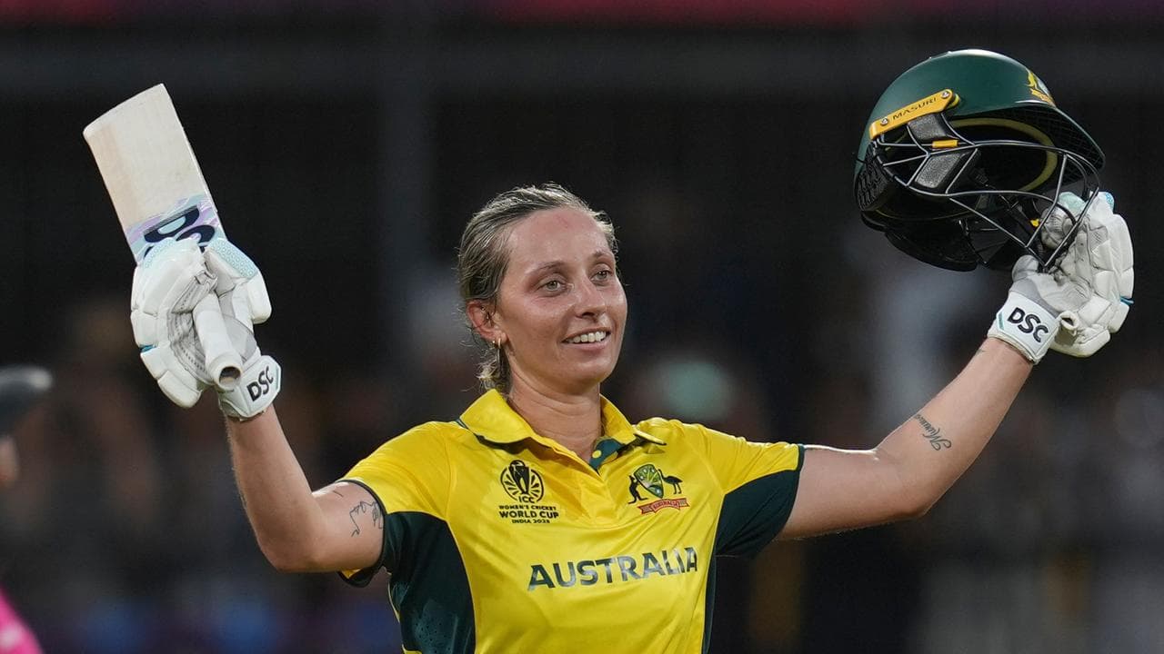 Gardner mows down White Ferns to give Aussies World Cup lift off