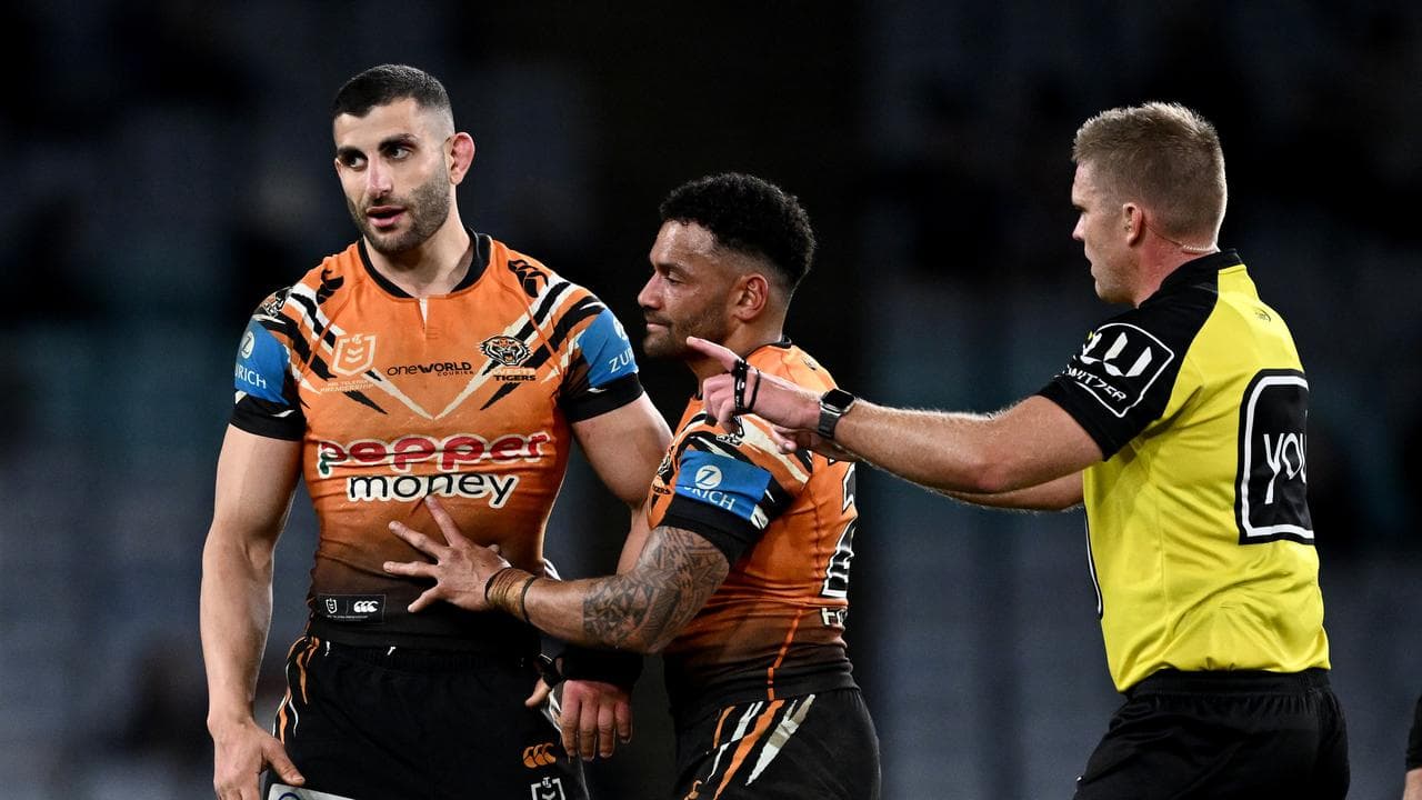 Tiger escapes ban for slap, Souths star in trouble