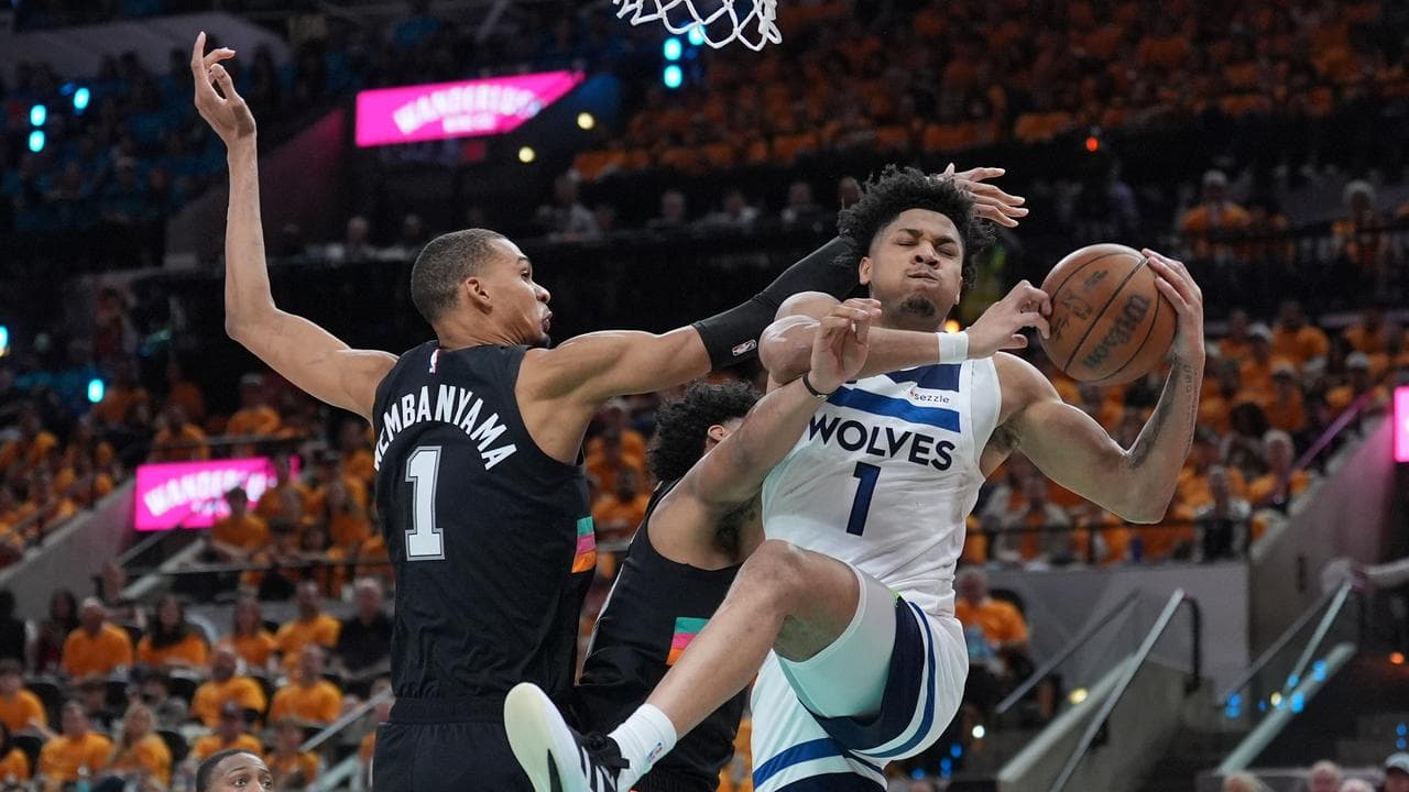 Timberwolves strike against Spurs, Knicks crush 76ers