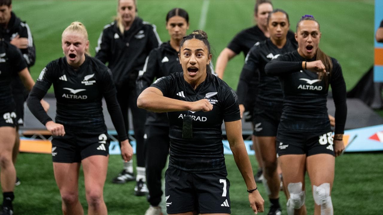 Black Ferns Sevens confound Australia again to lift iconic Hong Kong title
