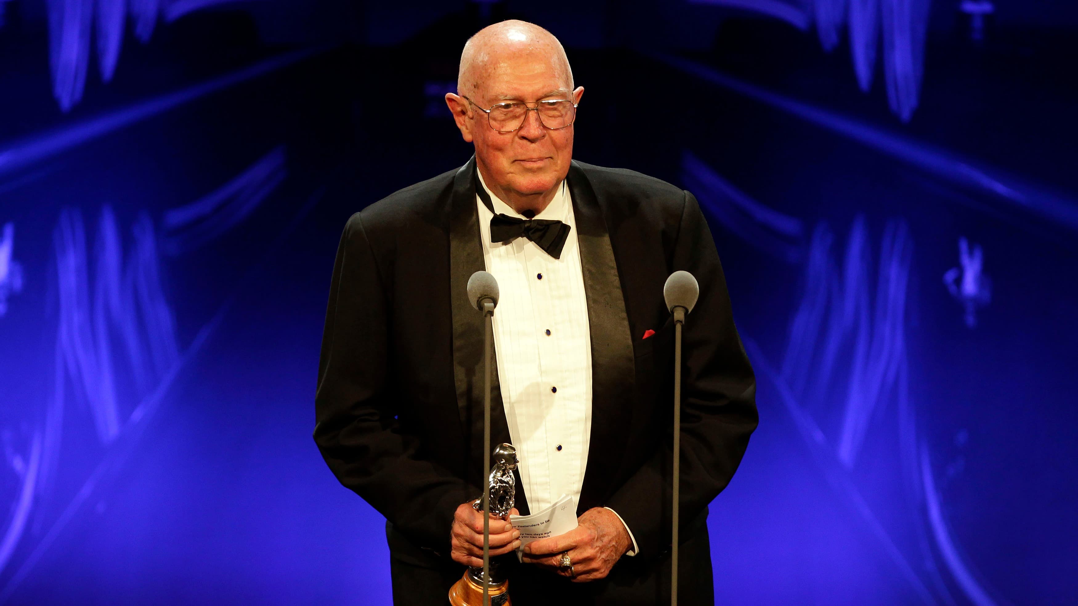 Olympian and fitness pioneer Les Mills dies aged 91