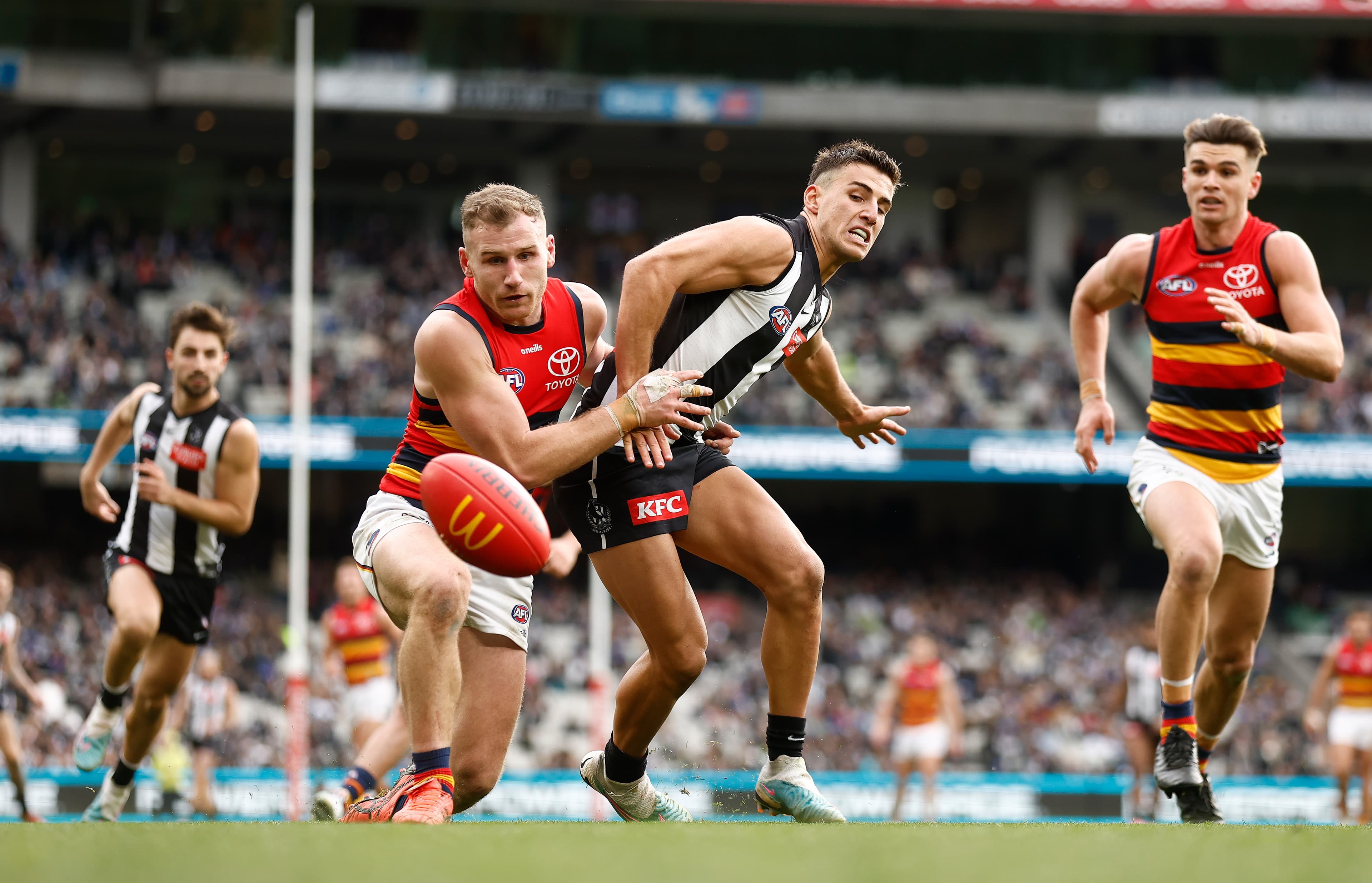 “Freak”: Veteran Crow names best midfielder he's ever faced