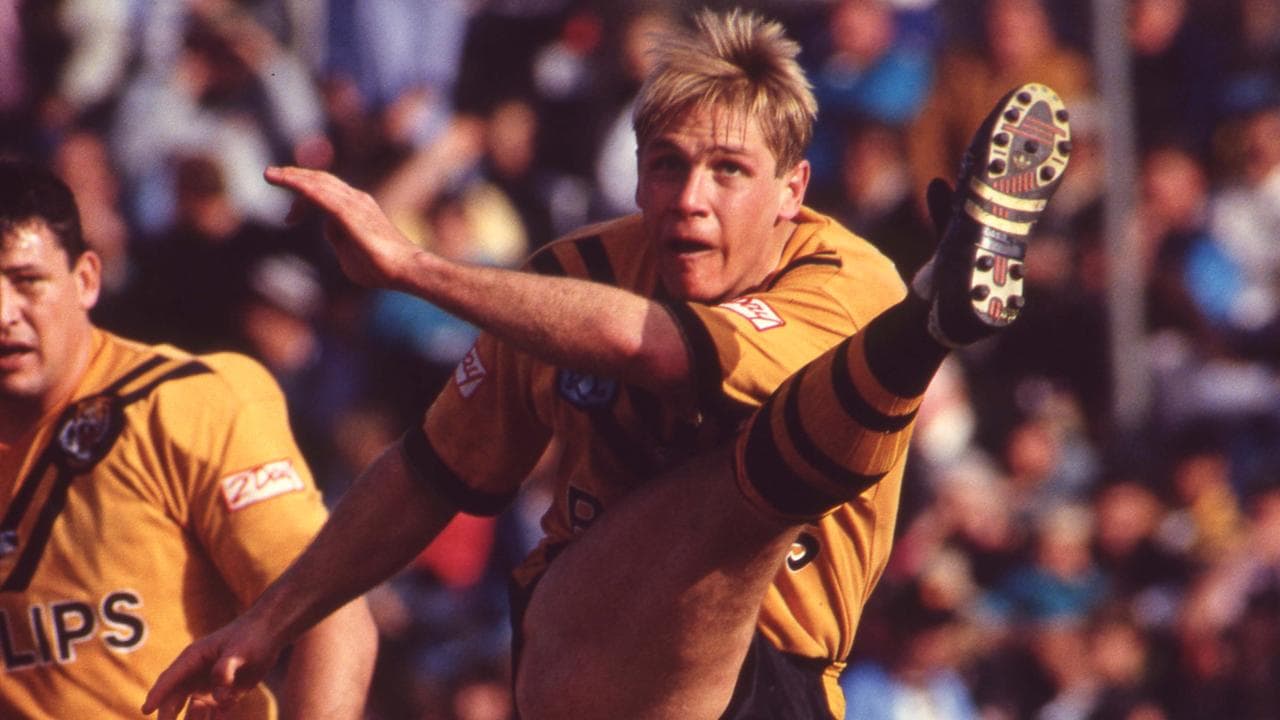 'Very sad': ex-Wallabies, league star Brian Smith dies