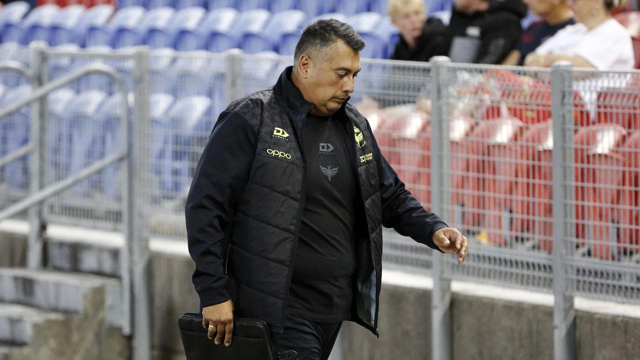 Wellington Phoenix coach quits after goalie howler in derby loss