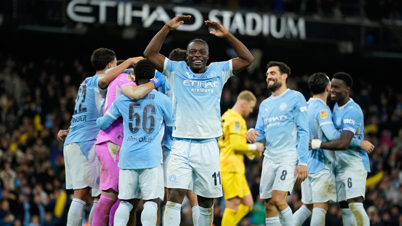 Man City and Liverpool win League Cup penalty shootouts
