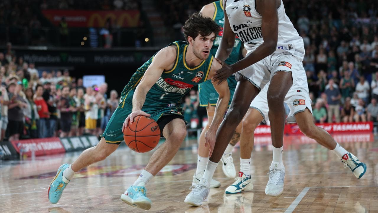 JackJumpers beat Breakers to top NBL table
