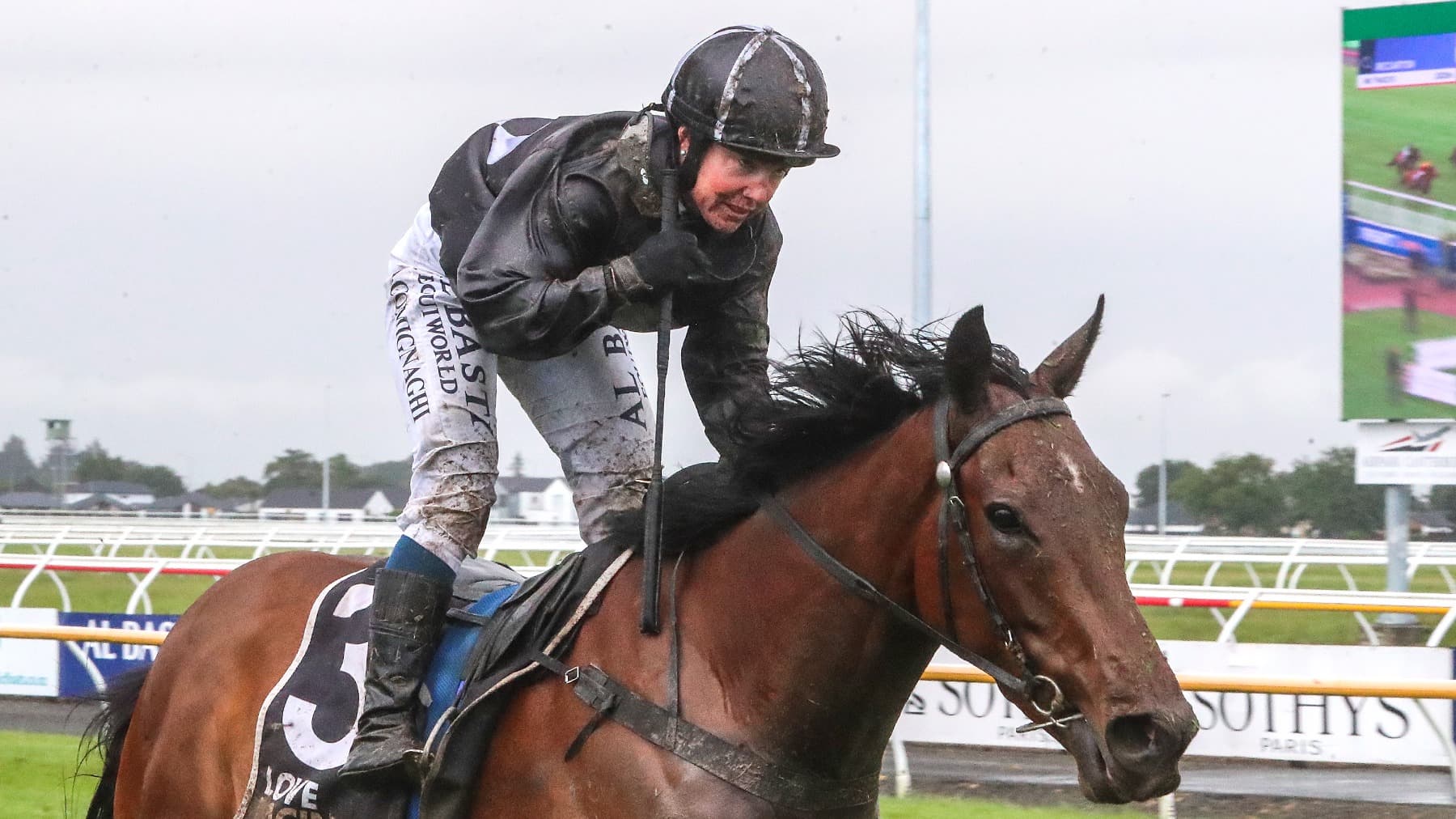 Skippers Canyon finishes strongly for Caulfield success