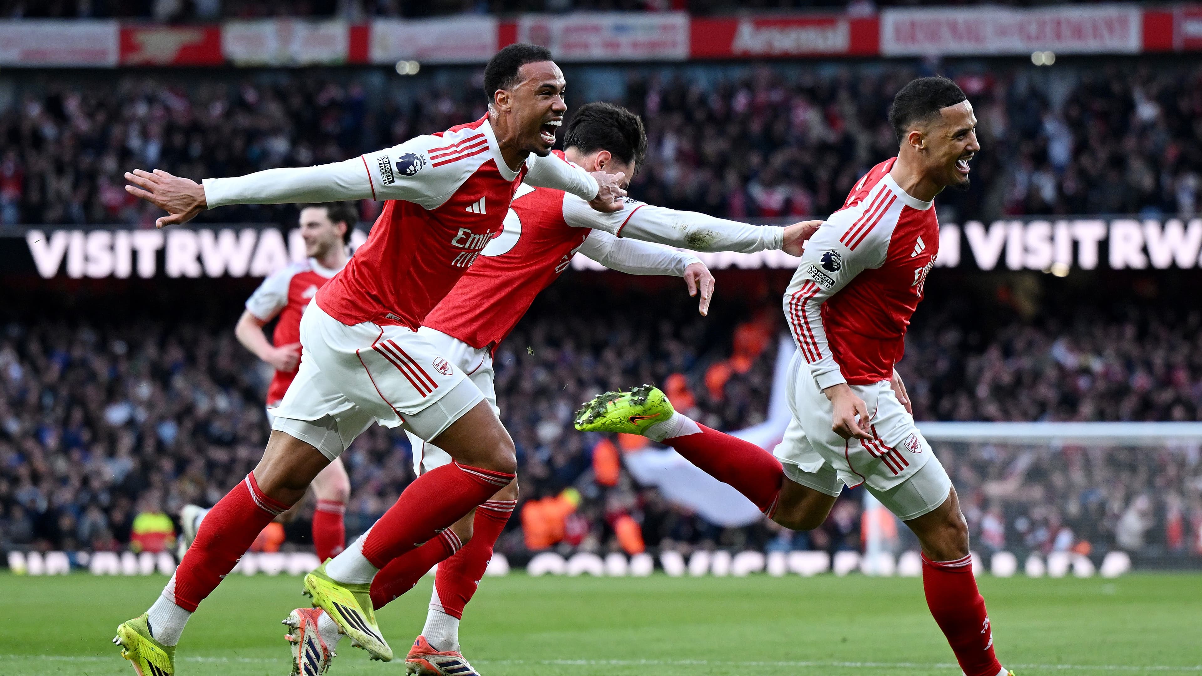 “Arsenal will win it”: PL legend tips old club to reign supreme