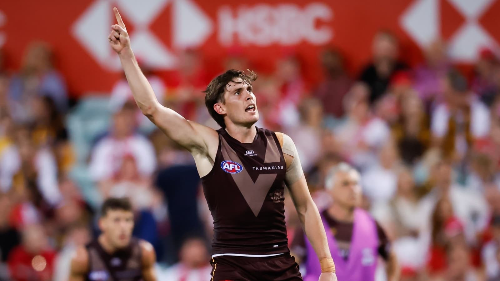 Hawthorn star helped off with shoulder concern amid pre-season crisis