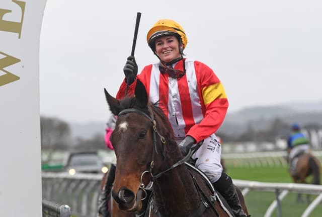 Happy Star and Never Look Back claim Manawatu features
