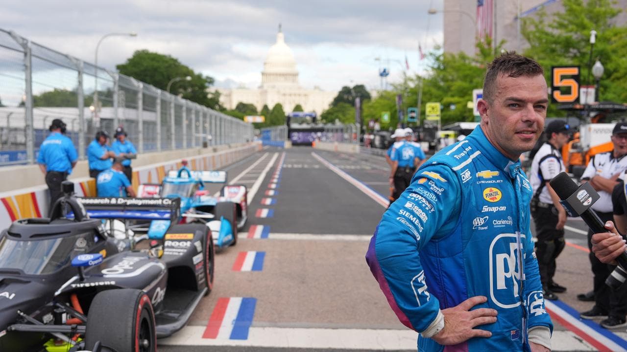 Supercars legend McLaughlin ends IndyCar drought