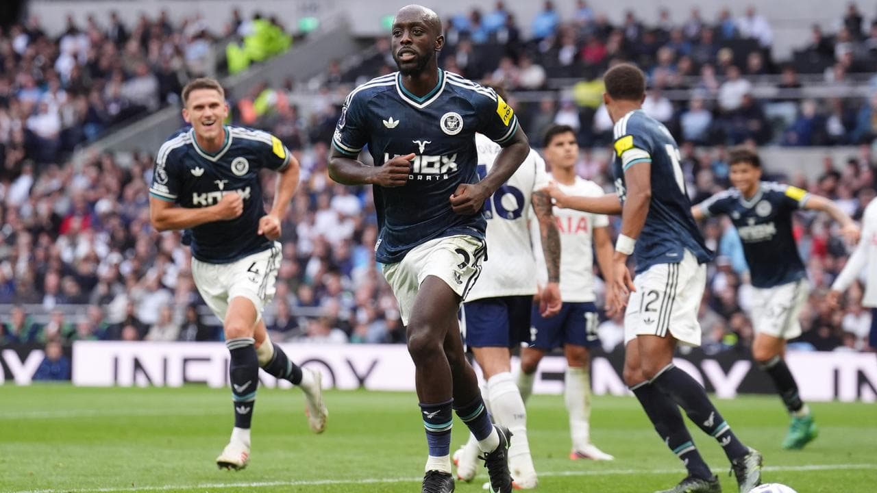 Big-spending Tottenham flop again; Liverpool grab draw
