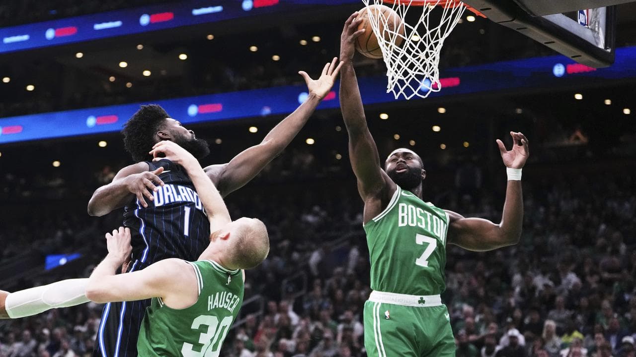 Celtics and Cavs stay perfect in NBA playoffs