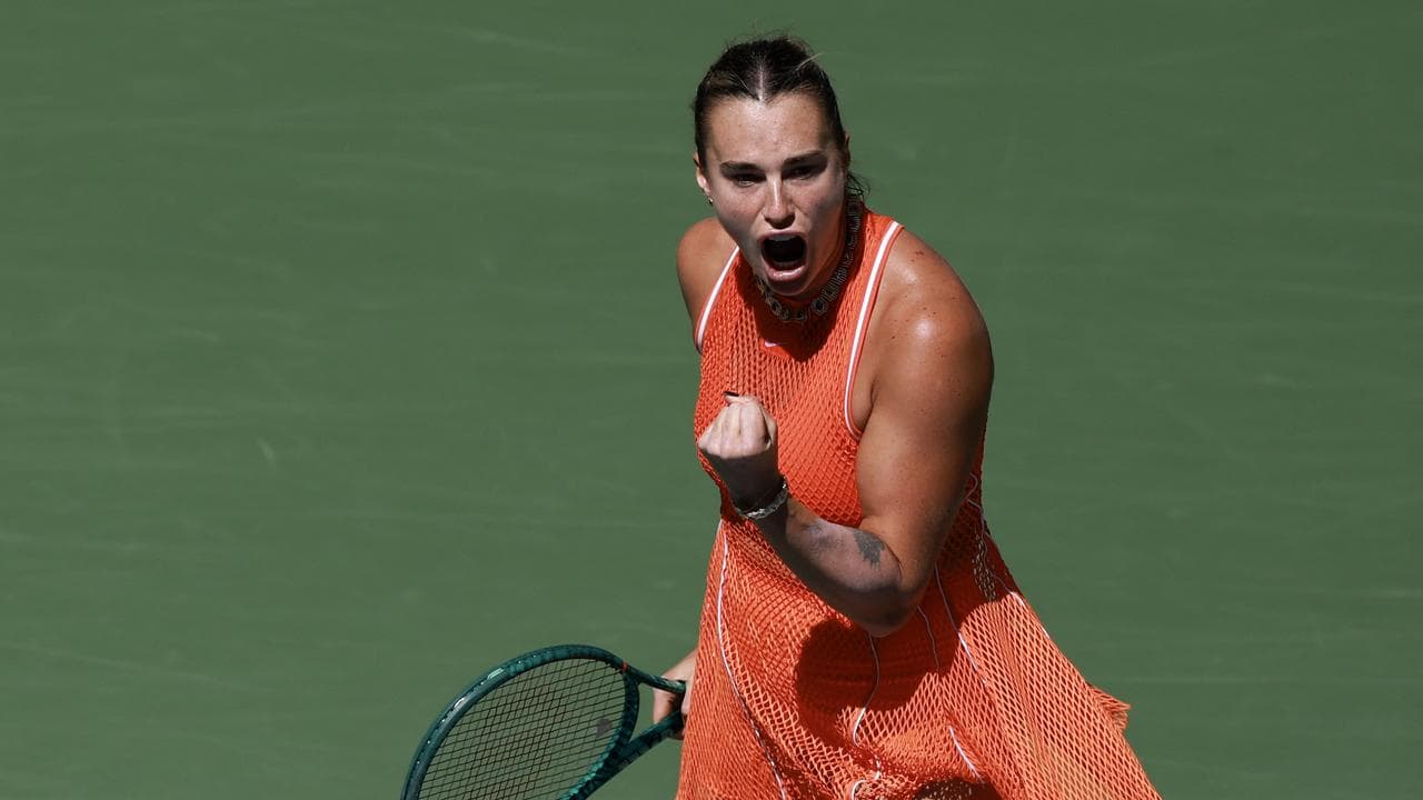 Champion survives scare to reach US Open semi-final