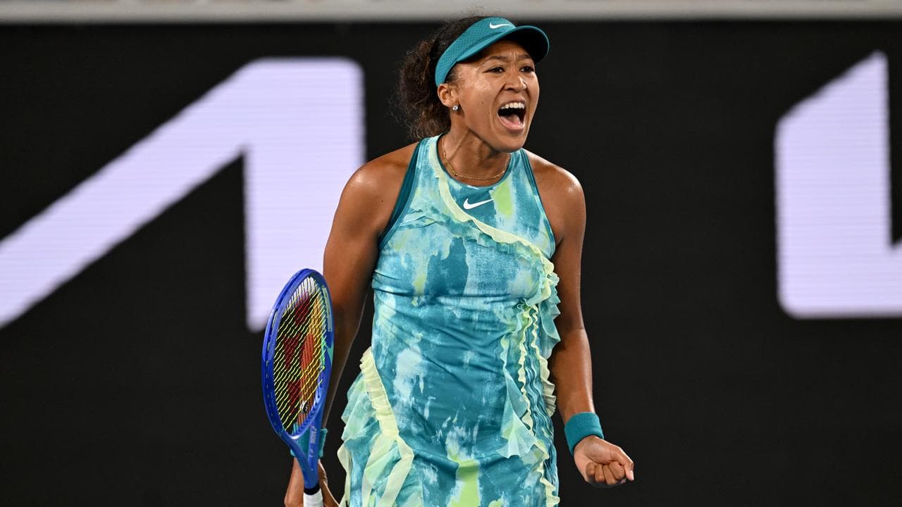 Fireworks outshine fashion as Osaka offers apology