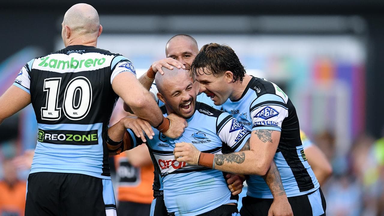 Depleted Sharks deny high-flying Warriors