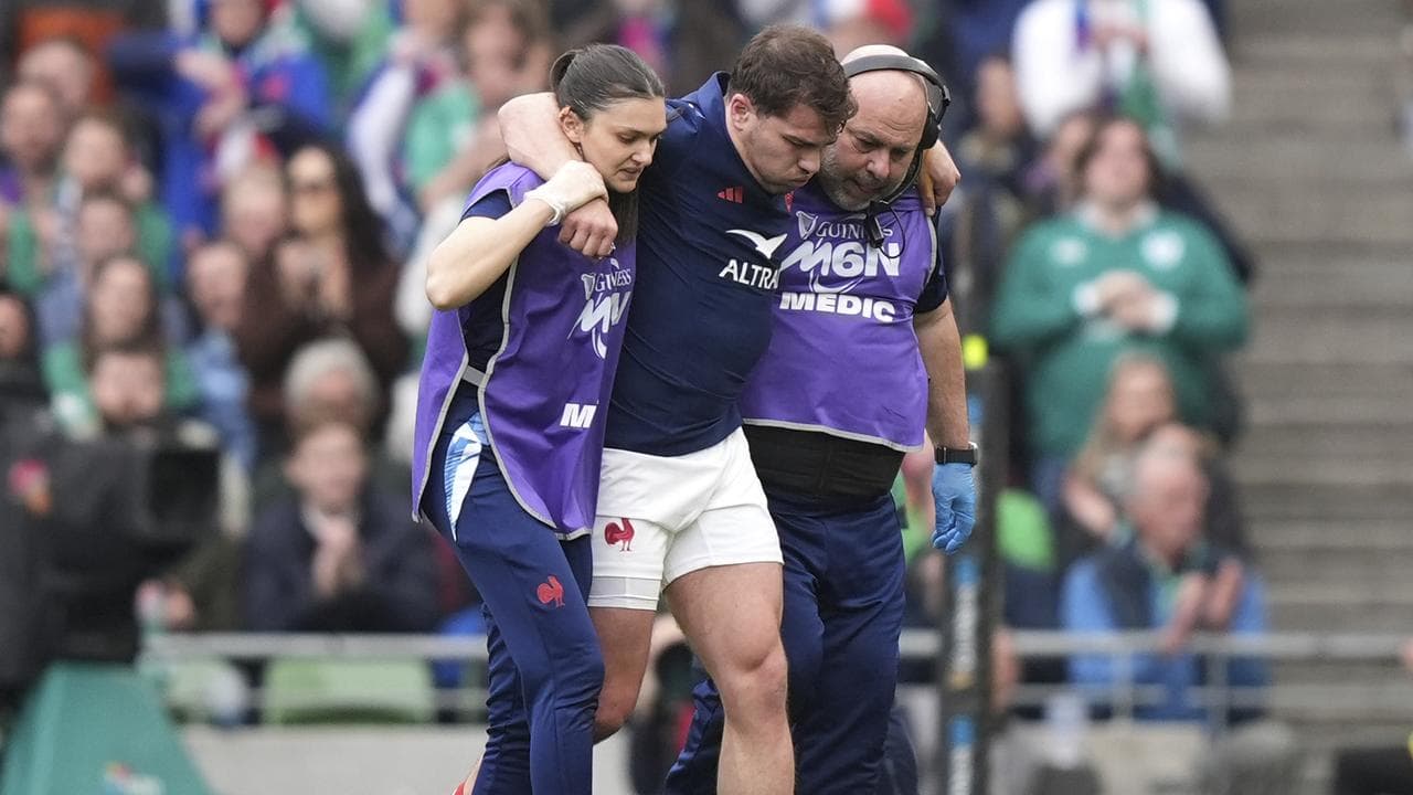 French great Dupont faces lengthy sideline stint after ACL injury