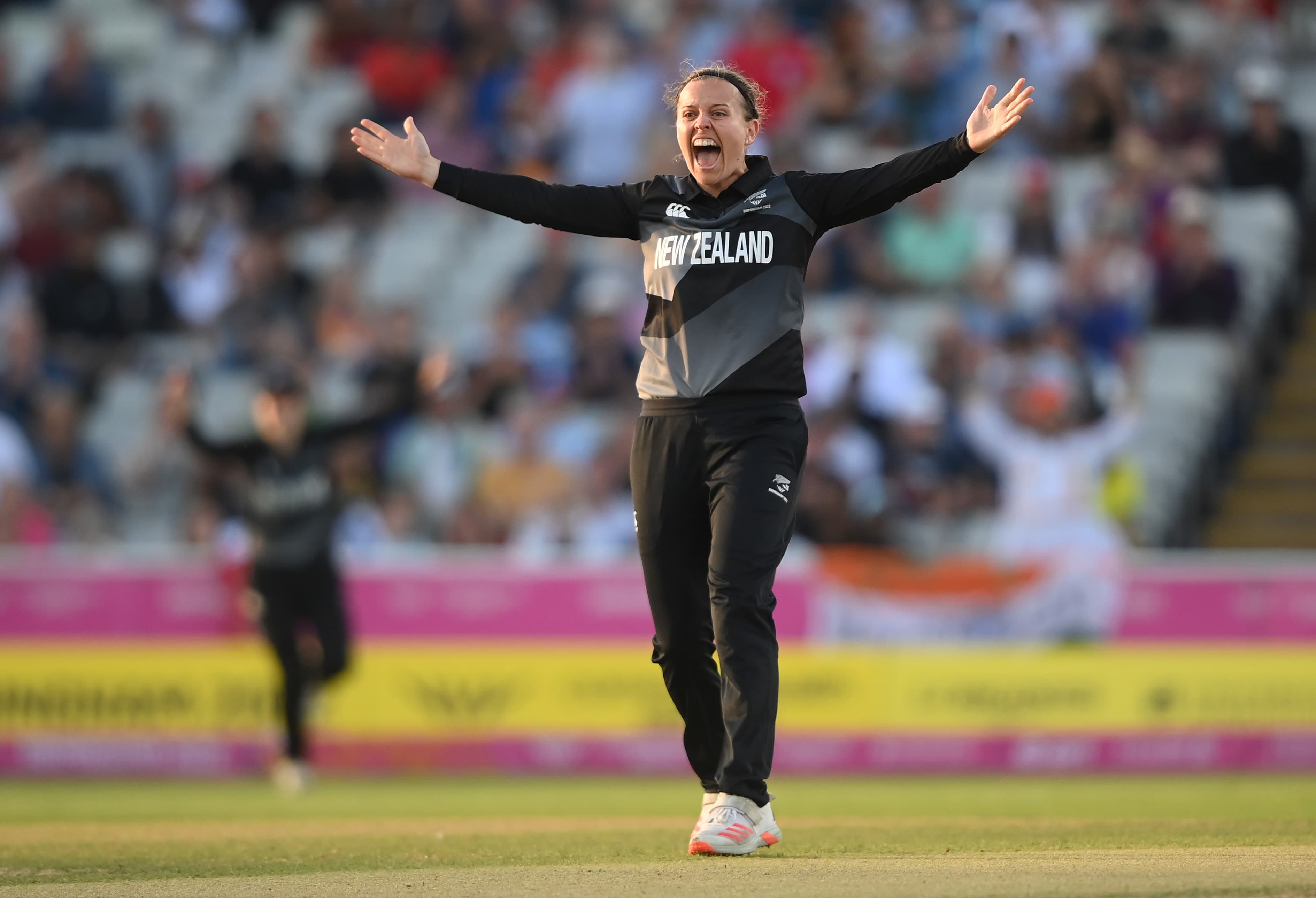 White Ferns welcome back New Zealand’s top strike bowler with central contract