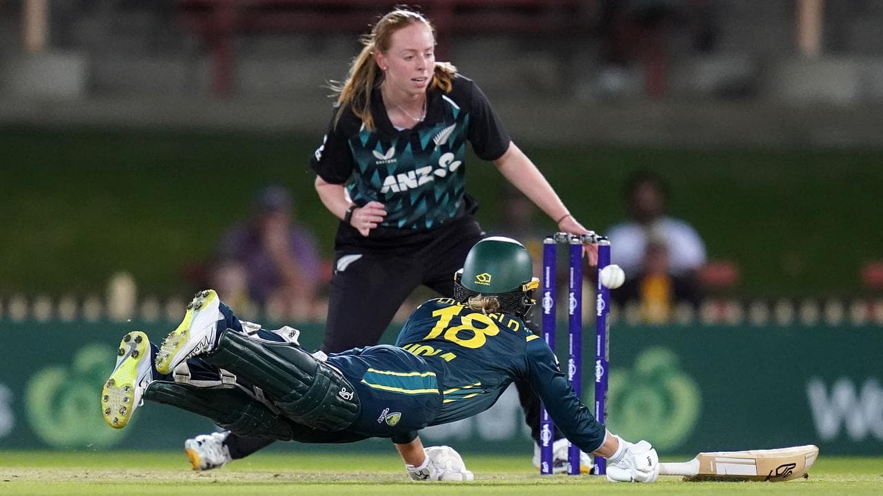 Australia retain Rose Bowl with comfortable win over White Ferns