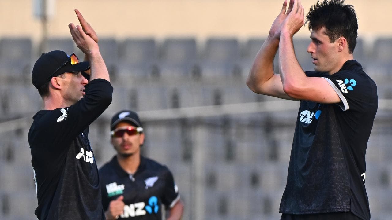 Blackcaps turn up the heat on Bangladesh in first ODI