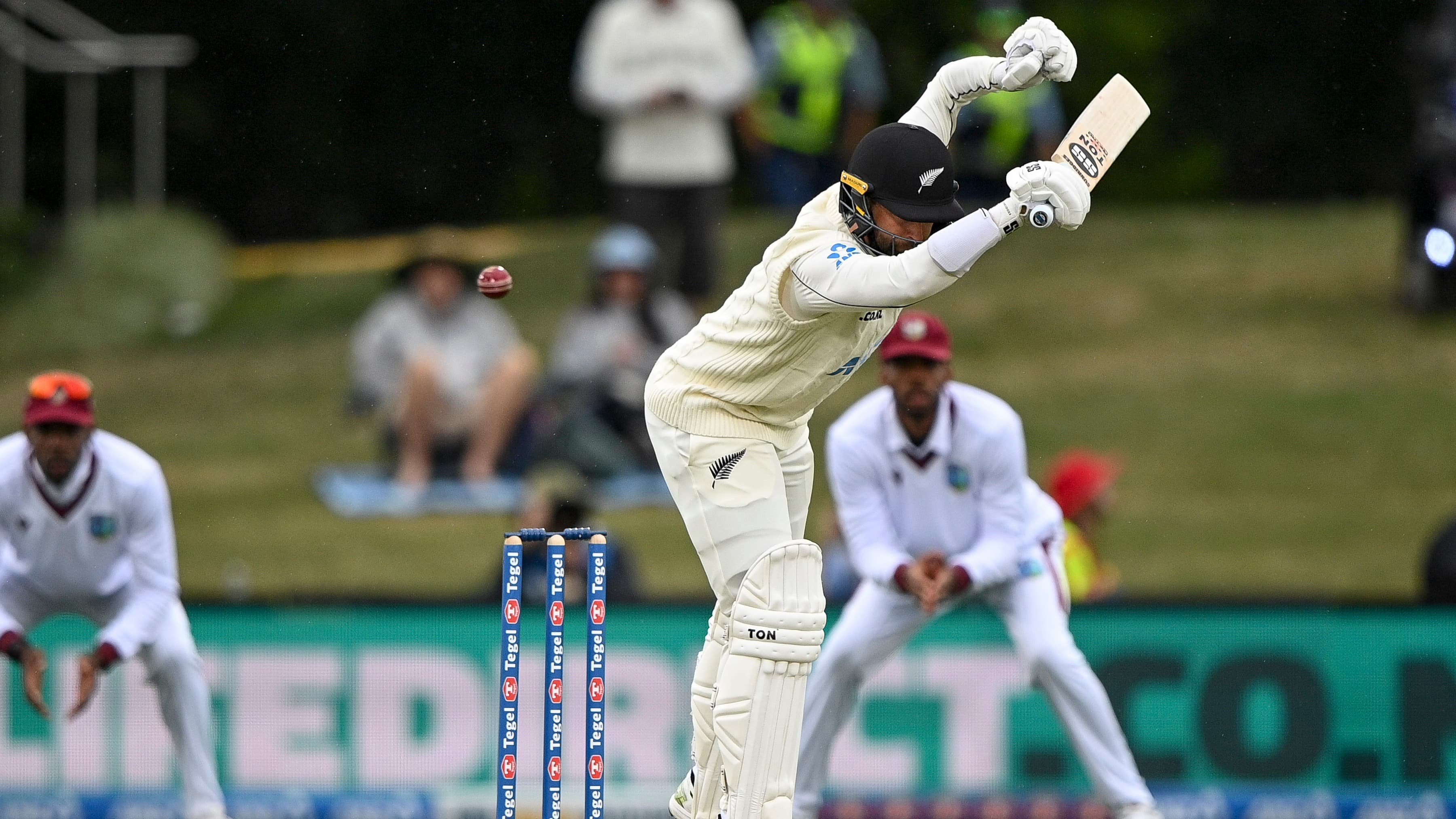 Rain halts opening day after Conway's first over duck