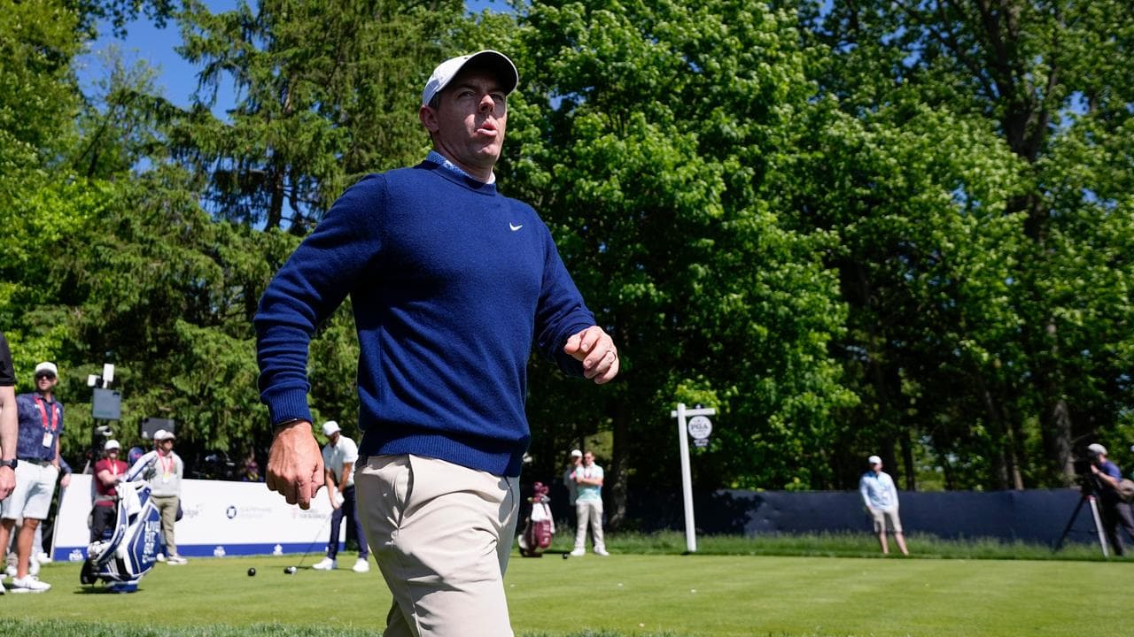 No toe trouble for McIlroy as he aims for major history